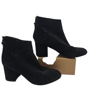 Steve Madden Womans size 6.5 Ithica-M Kid Suede Leather Black Booties Back Zip
